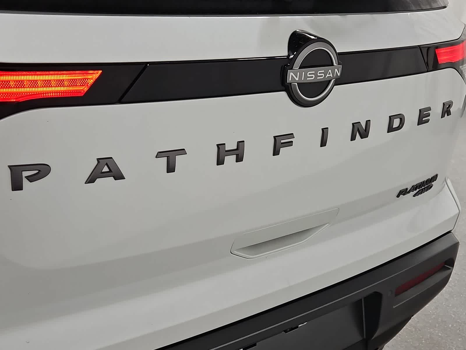 Thumbnail: 2026 Nissan Pathfinder - 12