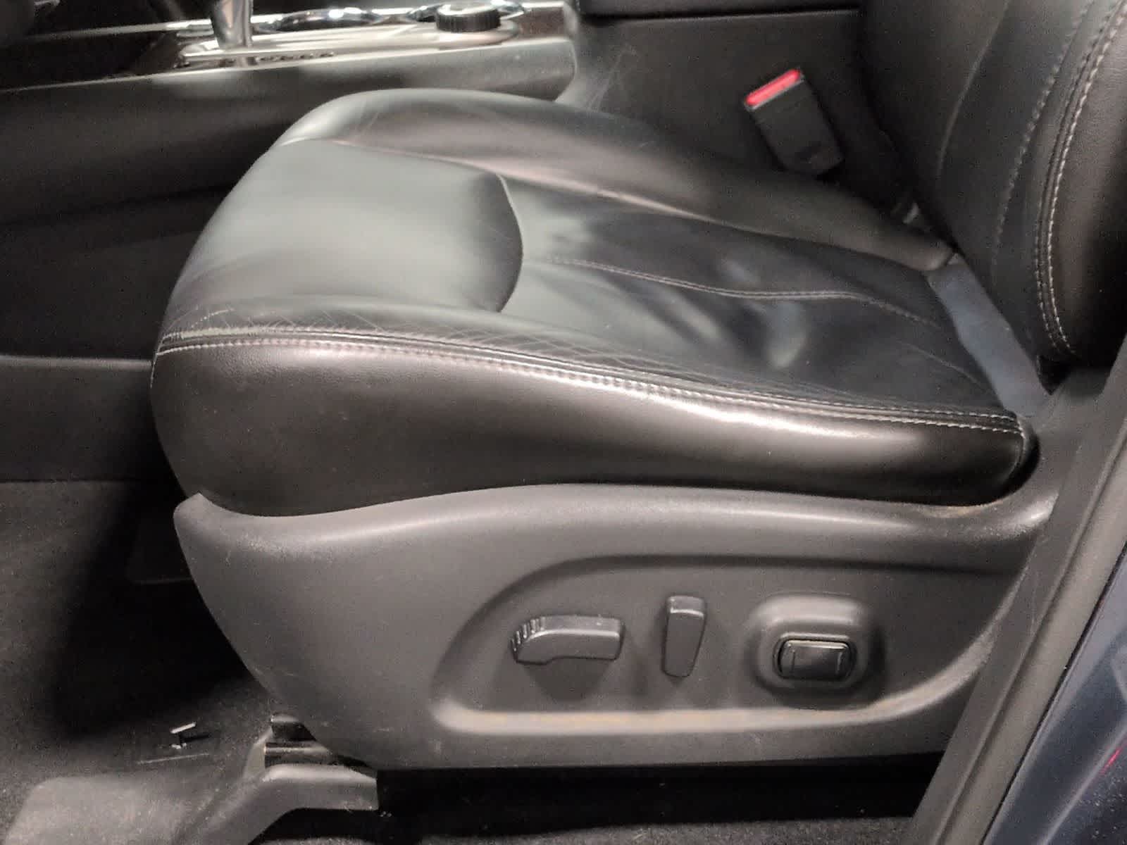 Thumbnail: 2014 Nissan Pathfinder - 18