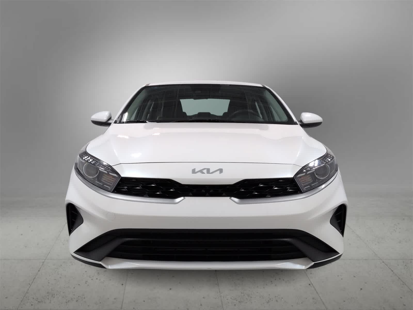 Thumbnail: 2023 Kia Forte - 3
