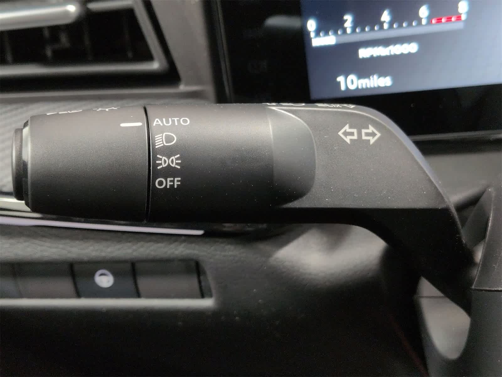 Thumbnail: 2025 Nissan Kicks - 27