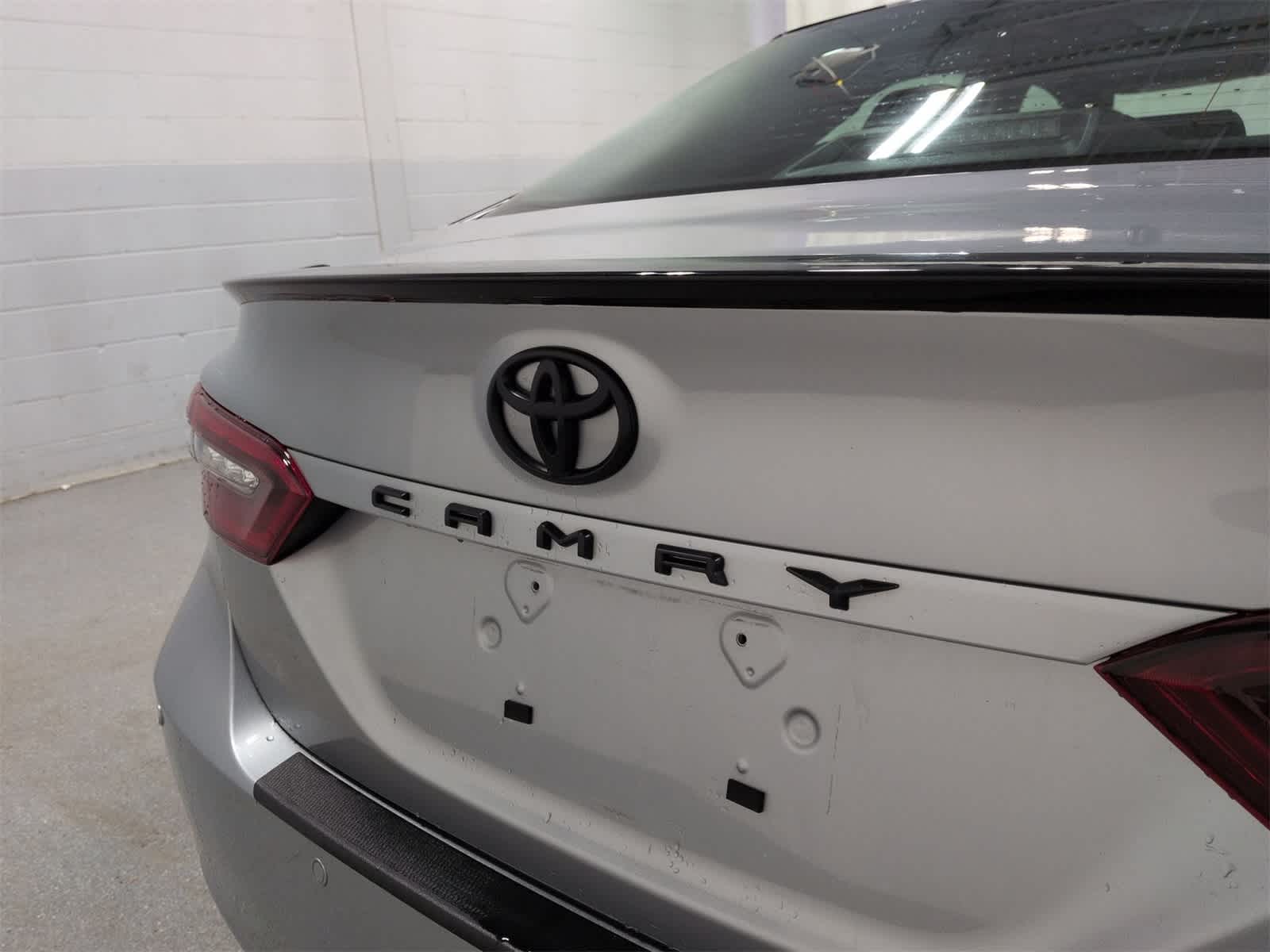 Thumbnail: 2023 Toyota Camry - 12