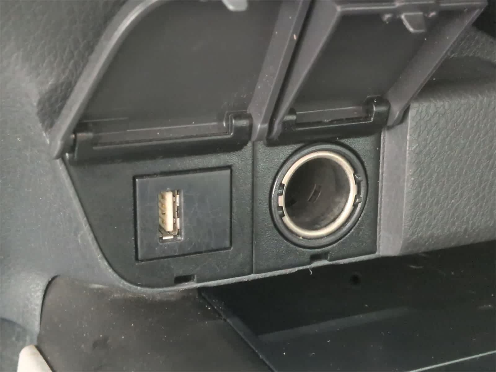 Thumbnail: 2022 Toyota Camry - 31