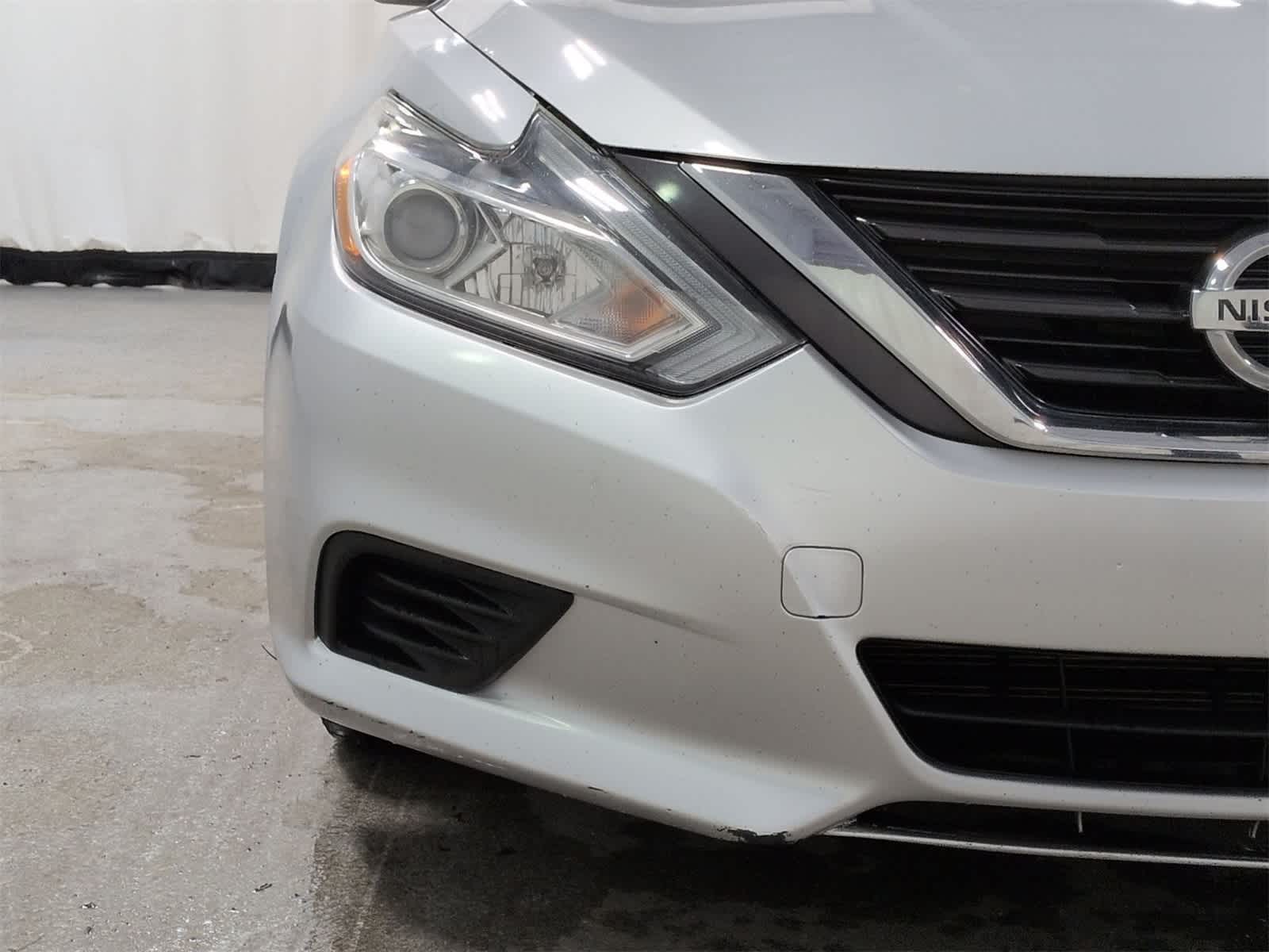 Thumbnail: 2017 Nissan Altima - 11