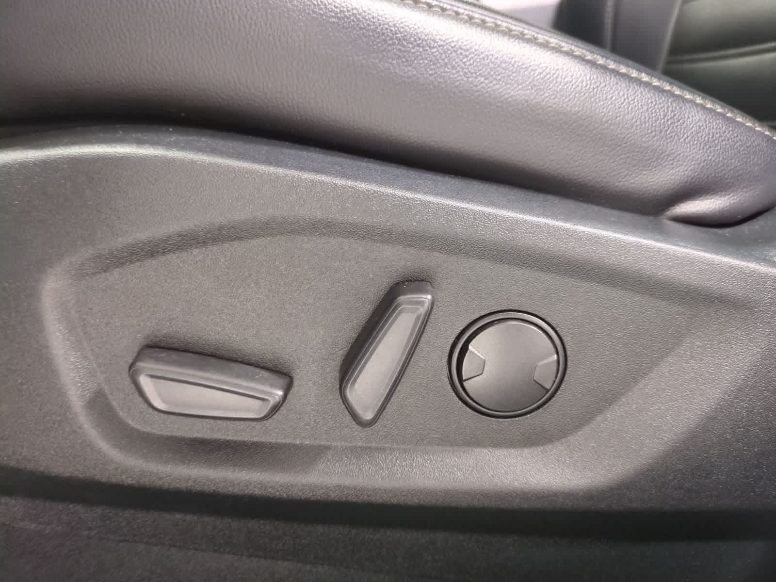 Thumbnail: 2022 Ford Edge - 17