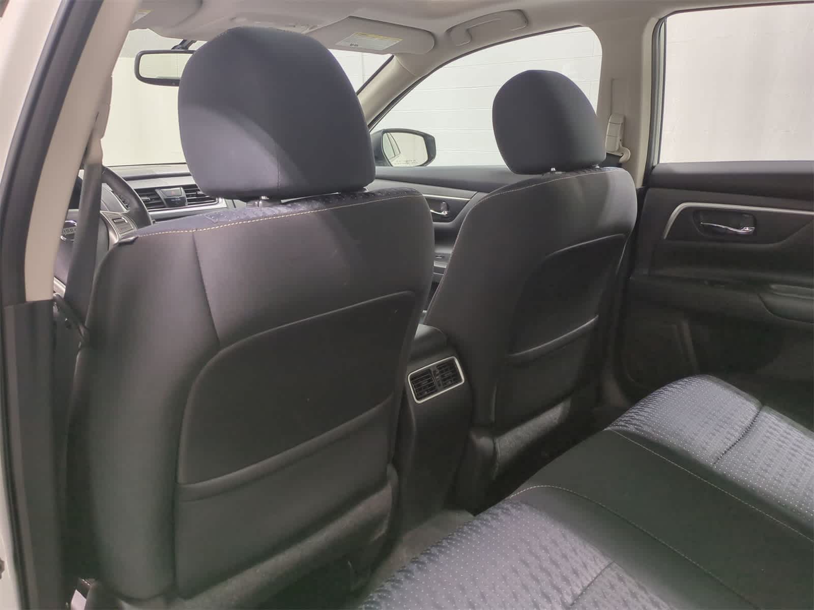 Thumbnail: 2016 Nissan Altima - 19