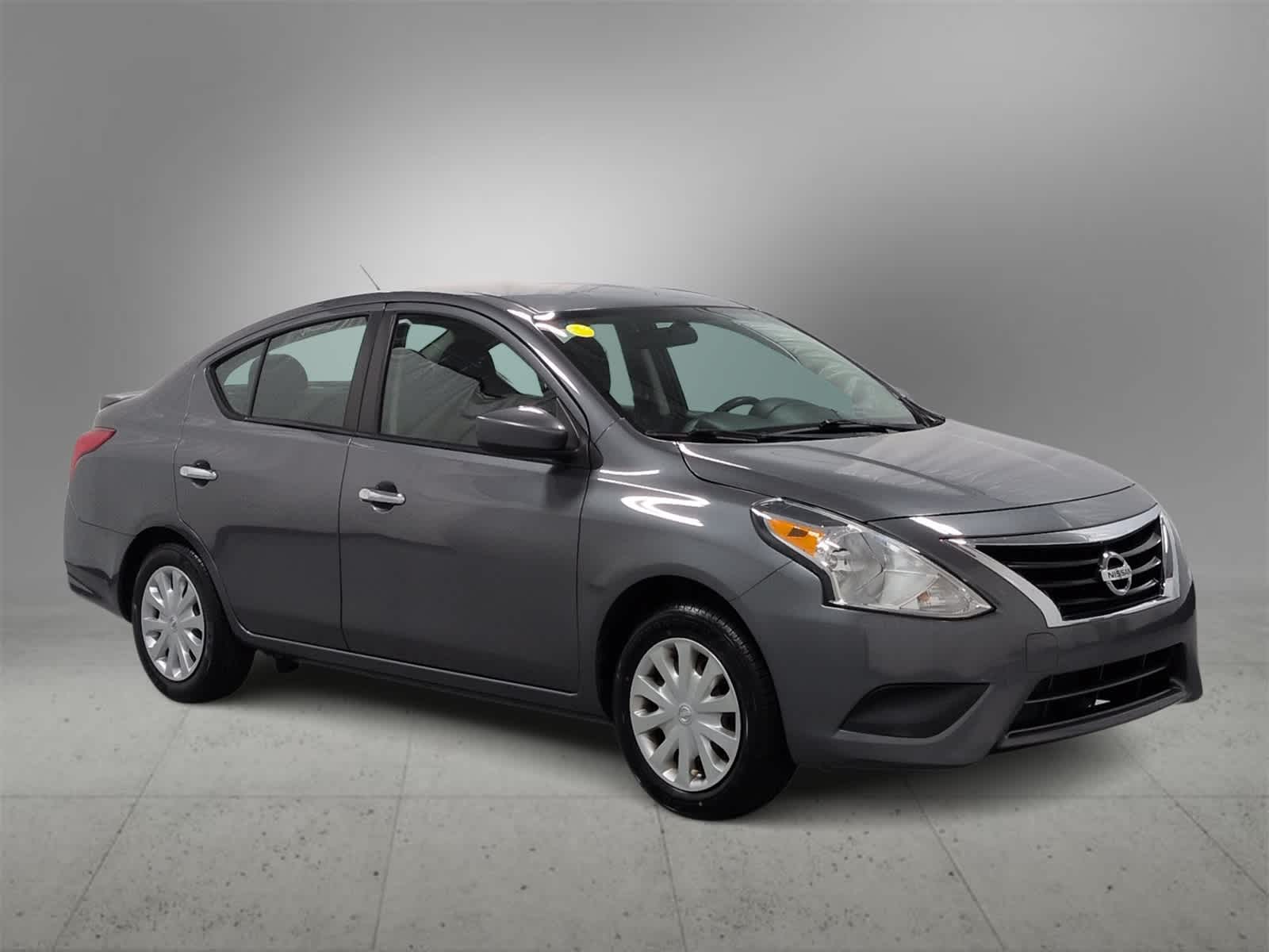 2019 Nissan Versa 1.6 SV photo 4