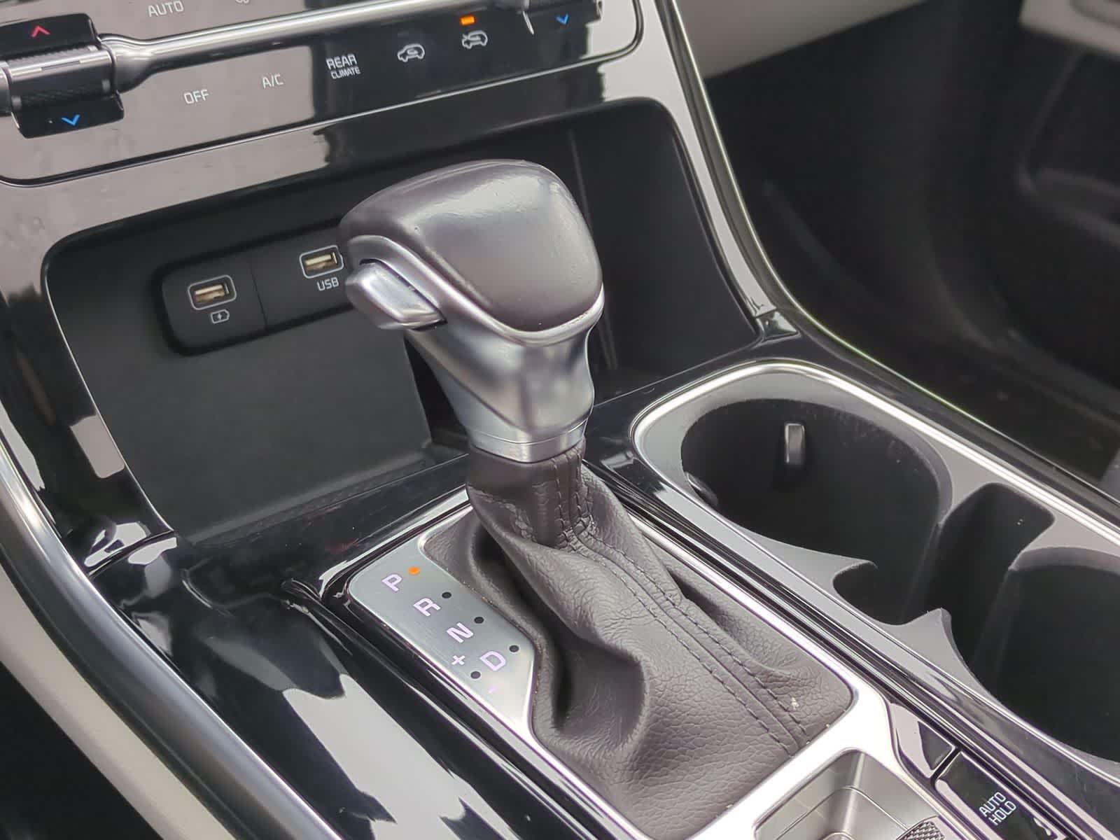 Thumbnail: 2023 Kia Carnival - 35