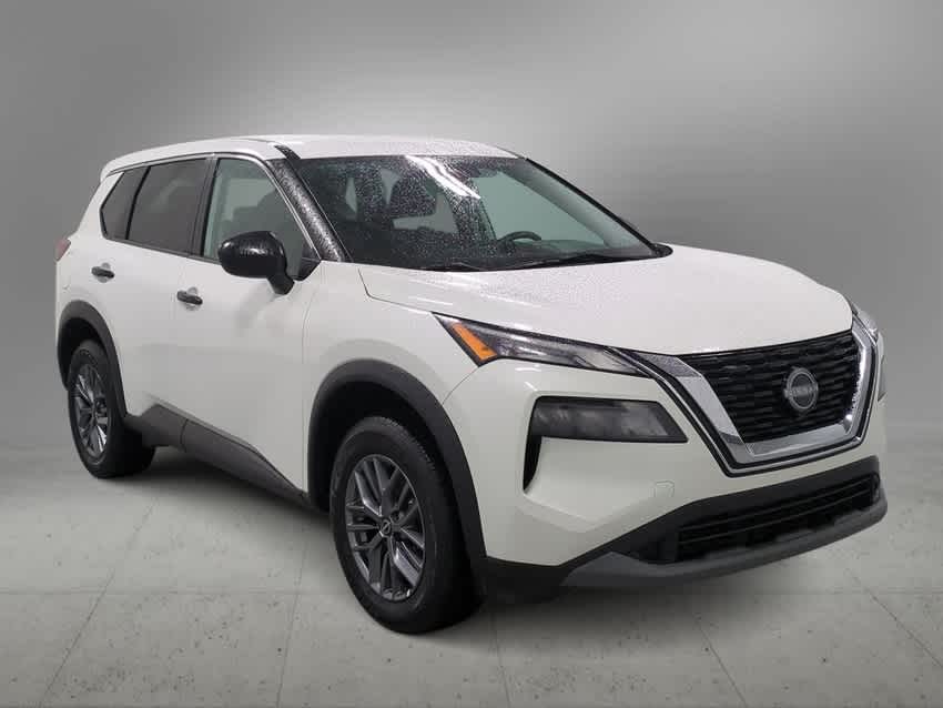 Used 2022 Nissan Rogue S with VIN 5N1BT3AB3NC724705 for sale in Farmington, MI