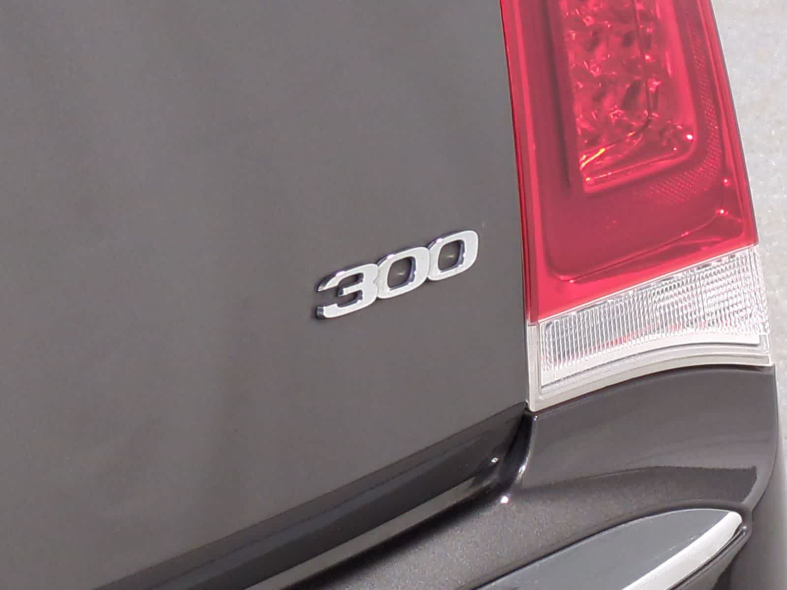 Thumbnail: 2022 Chrysler 300 - 12