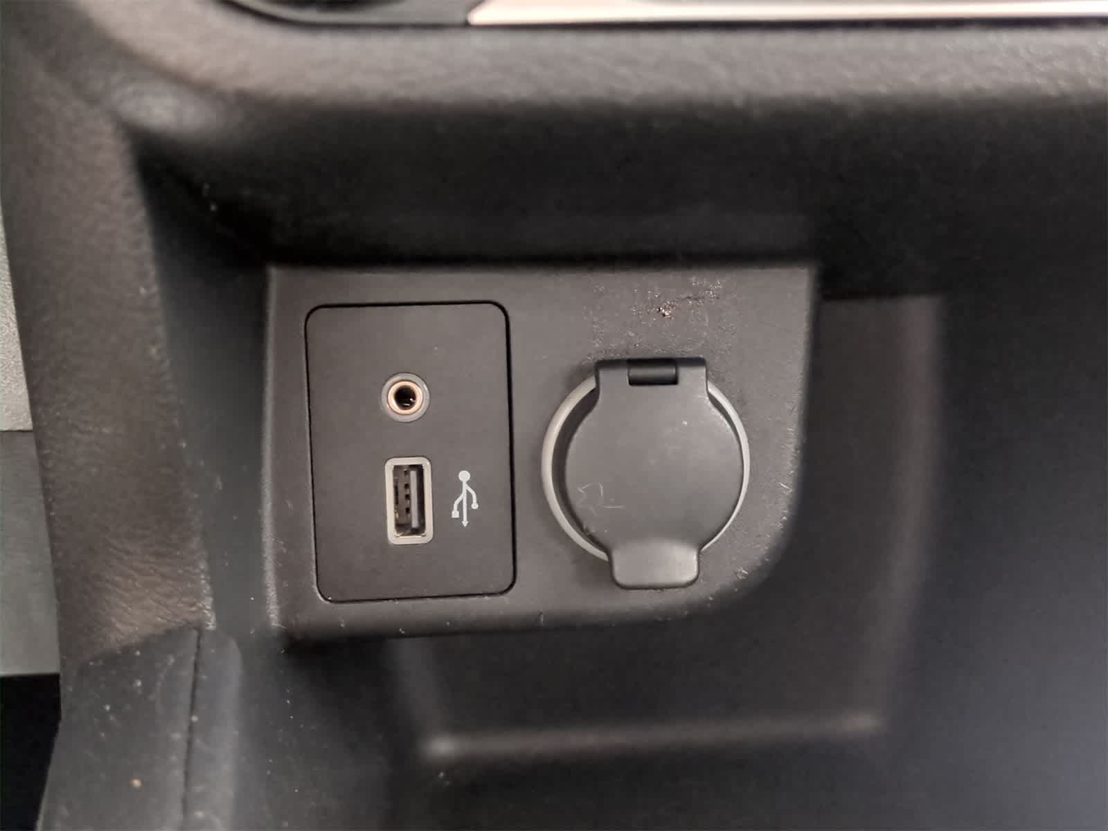 Thumbnail: 2020 Nissan Kicks - 30