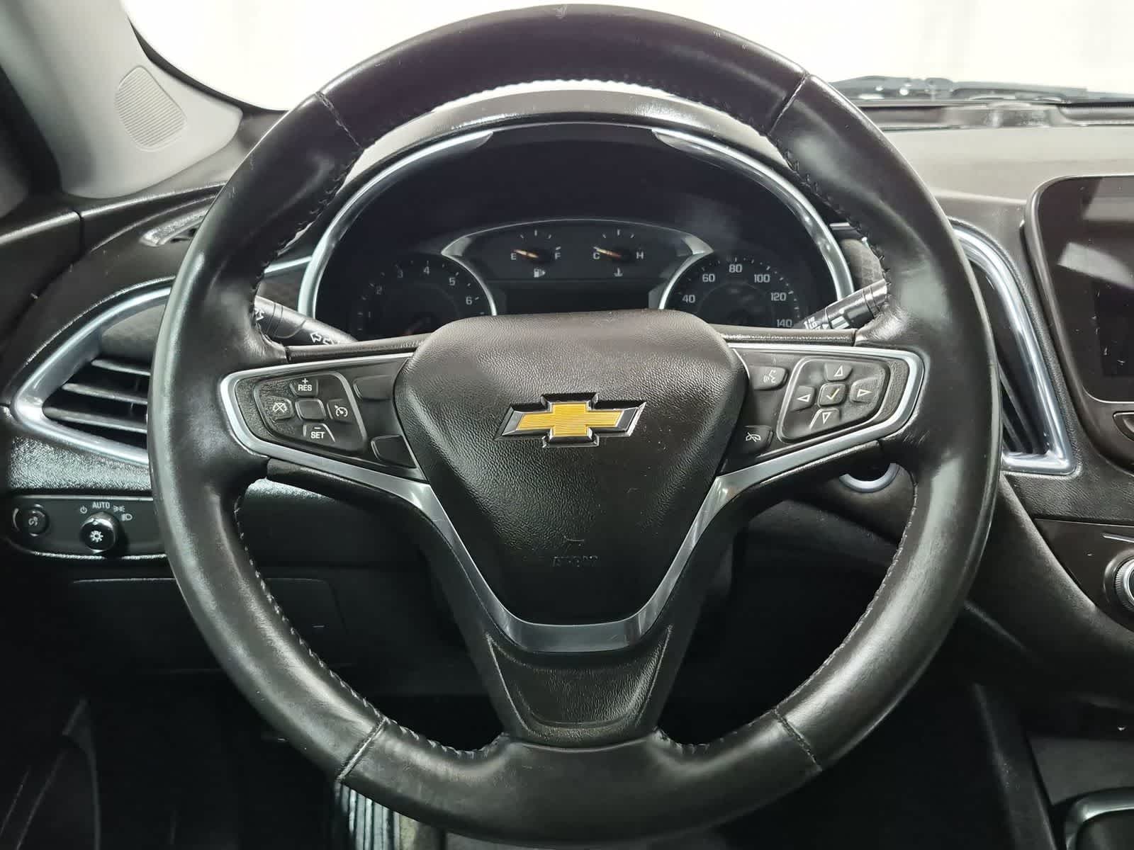 Thumbnail: 2018 Chevrolet Malibu - 23