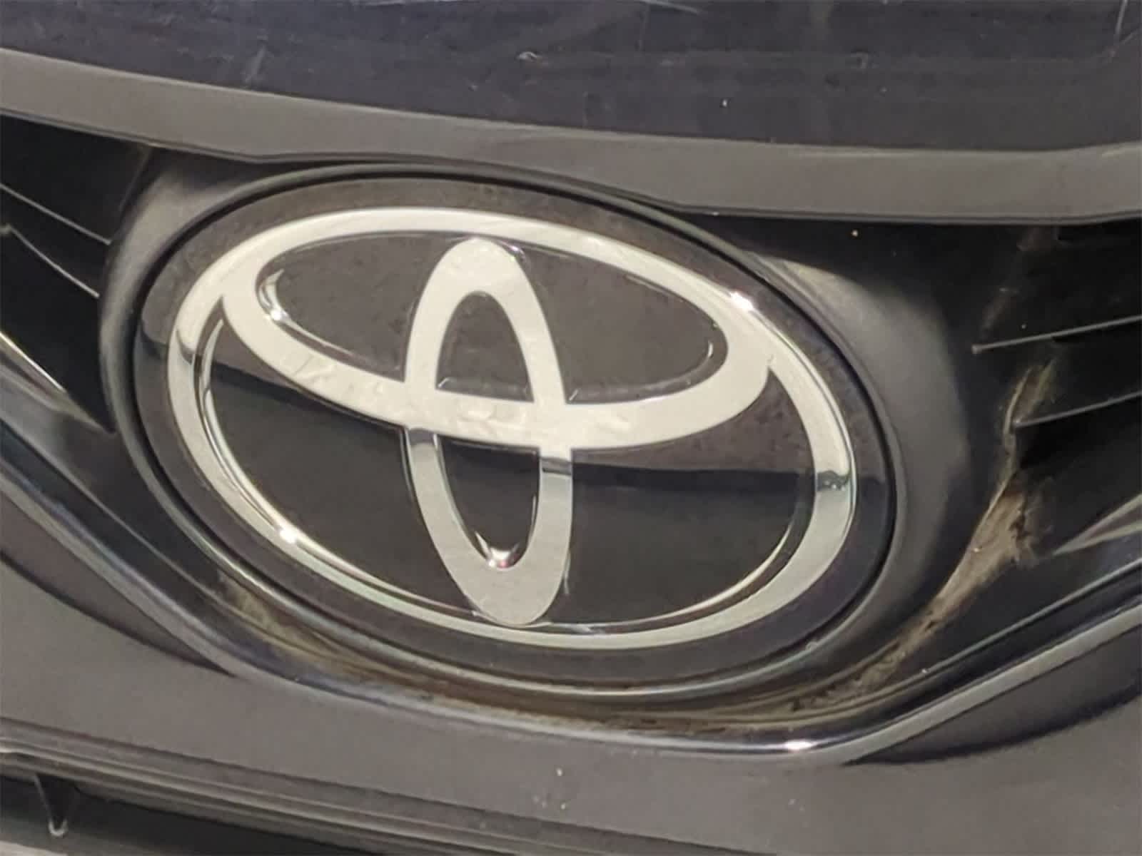 Thumbnail: 2021 Toyota Camry - 11