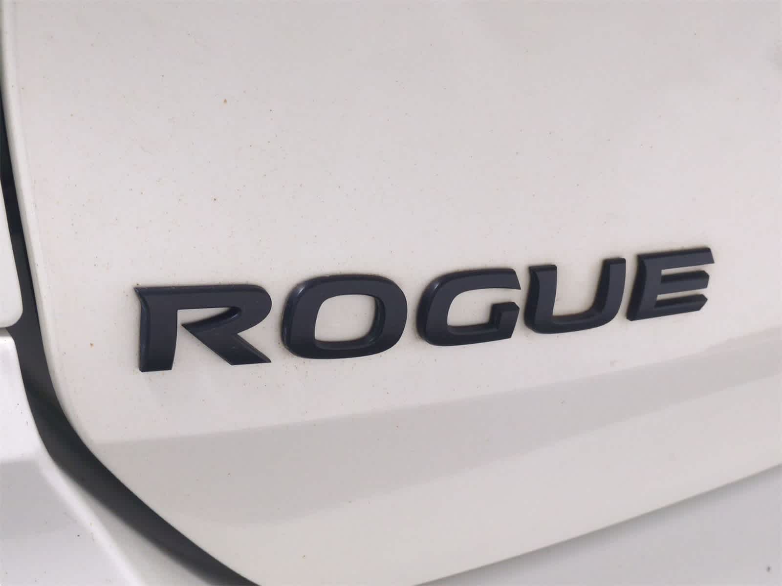 Thumbnail: 2018 Nissan Rogue - 13
