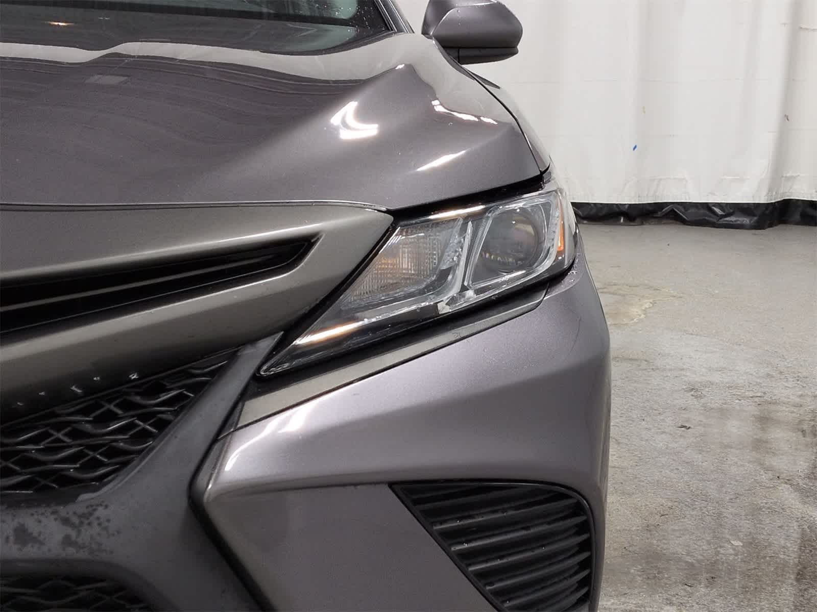 Thumbnail: 2019 Toyota Camry - 11