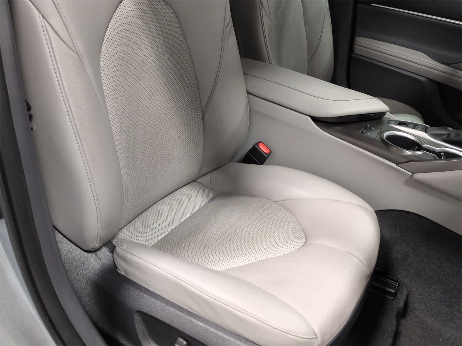 Thumbnail: 2022 Toyota Camry - 22