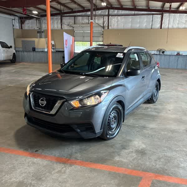 Used 2019 Nissan Kicks S with VIN 3N1CP5CU1KL492017 for sale in Farmington, MI