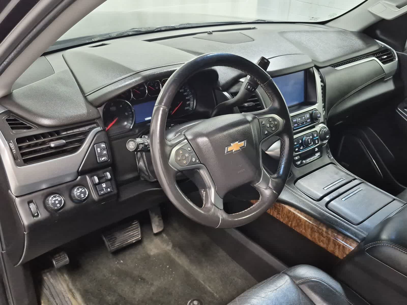 Thumbnail: 2016 Chevrolet Suburban - 9