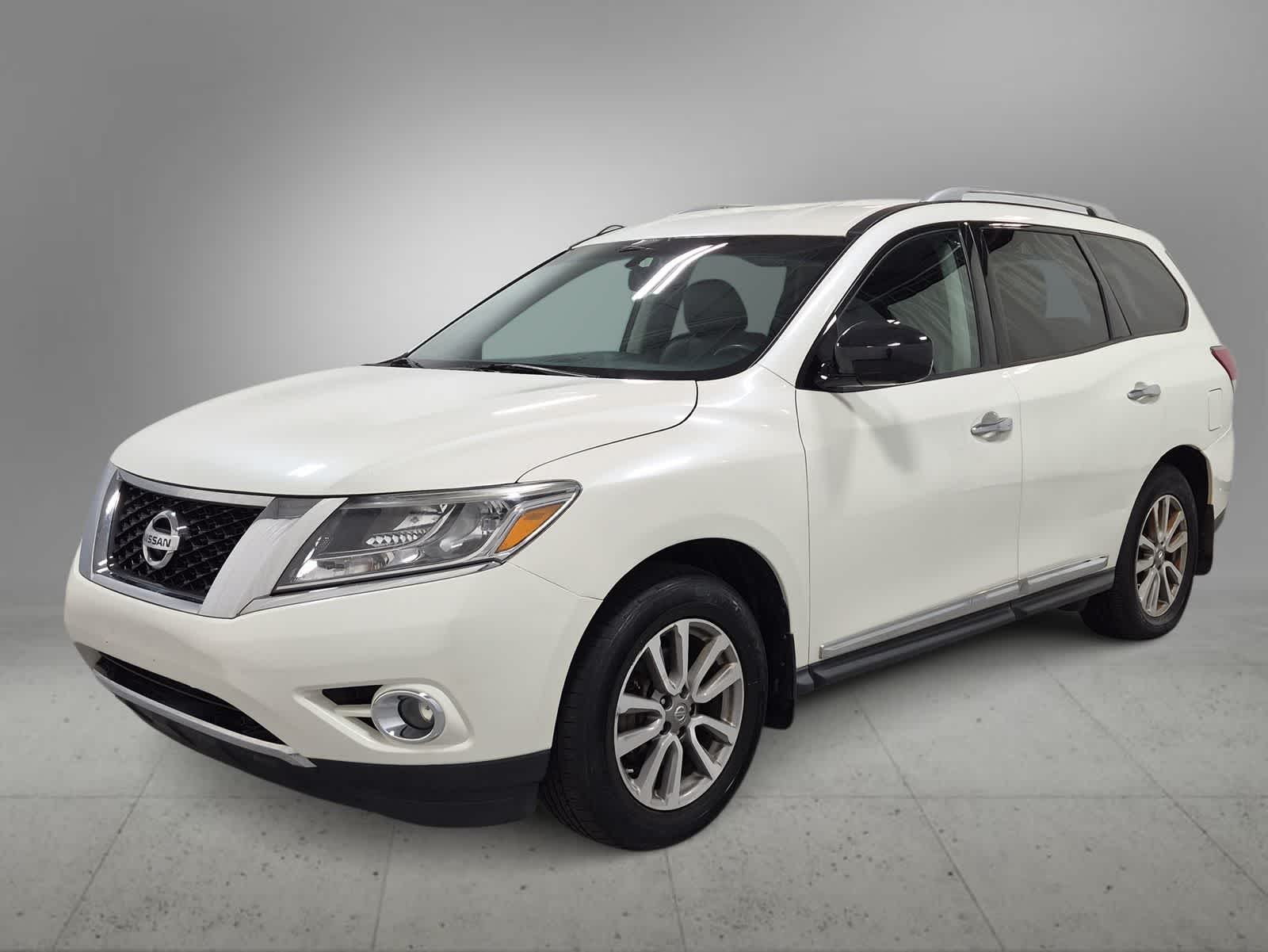 Thumbnail: 2015 Nissan Pathfinder - 4