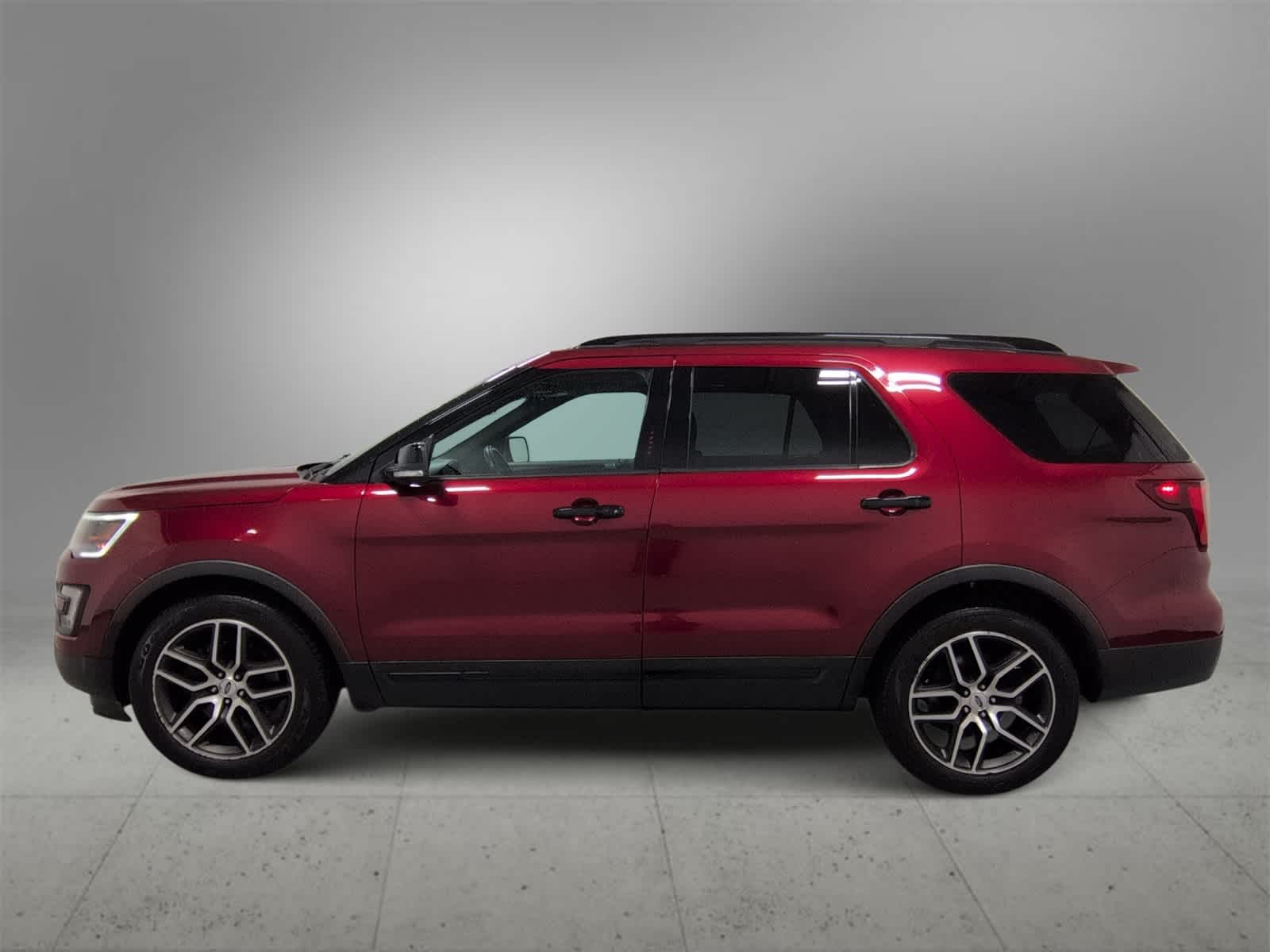 Thumbnail: 2016 Ford Explorer - 5