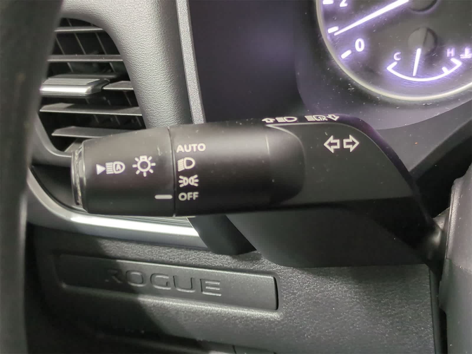 Thumbnail: 2022 Nissan Rogue - 26