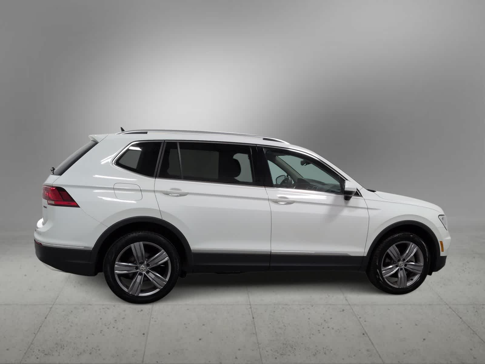 Thumbnail: 2021 Volkswagen Tiguan - 8