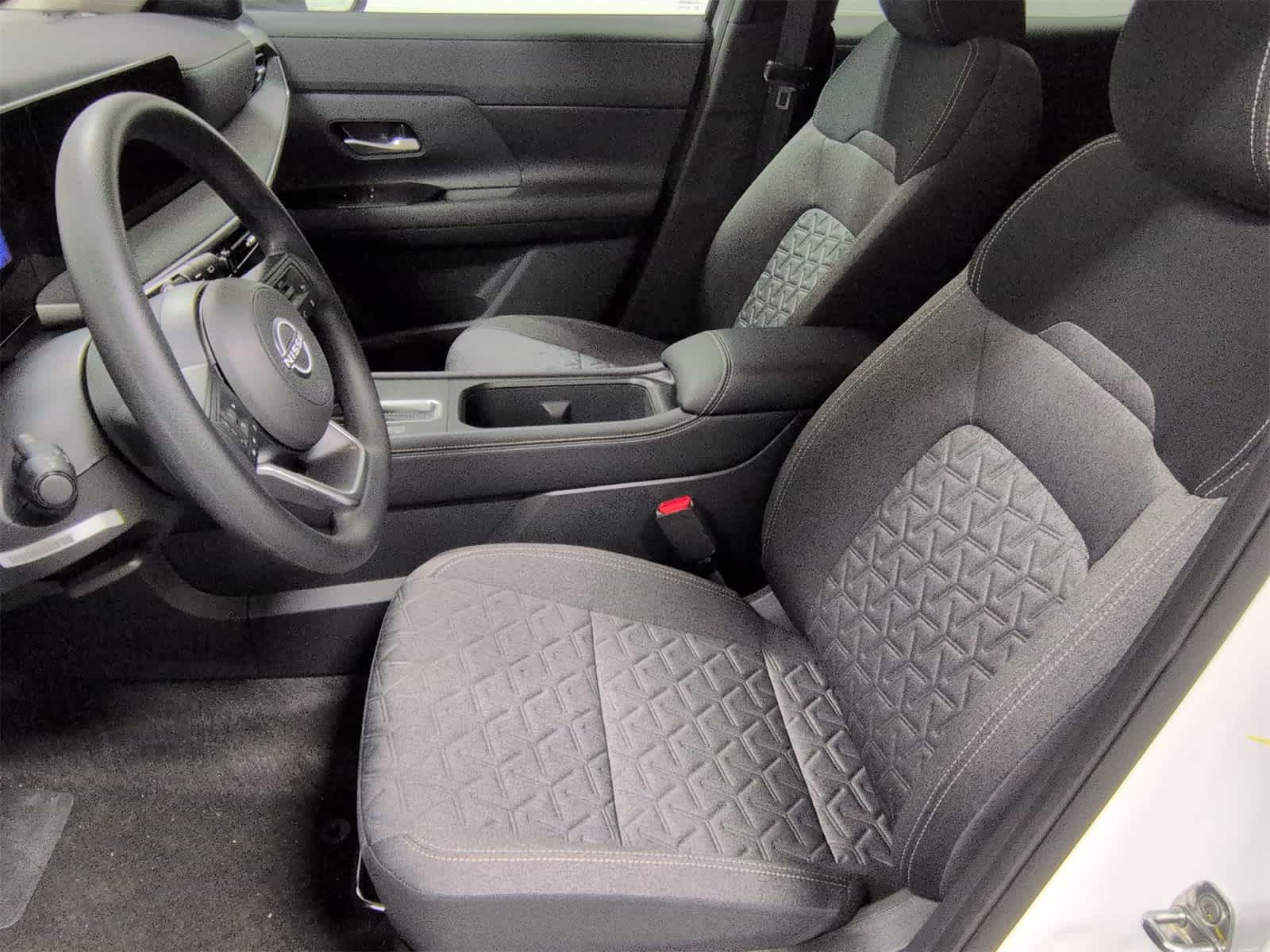 Thumbnail: 2025 Nissan Kicks - 17