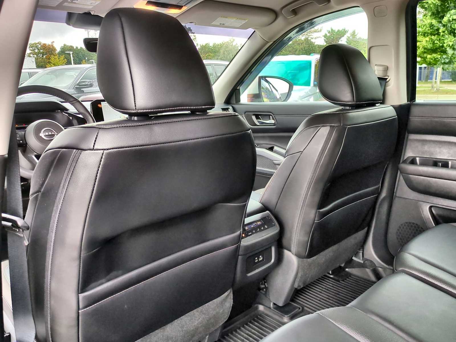 Thumbnail: 2024 Nissan Pathfinder - 18