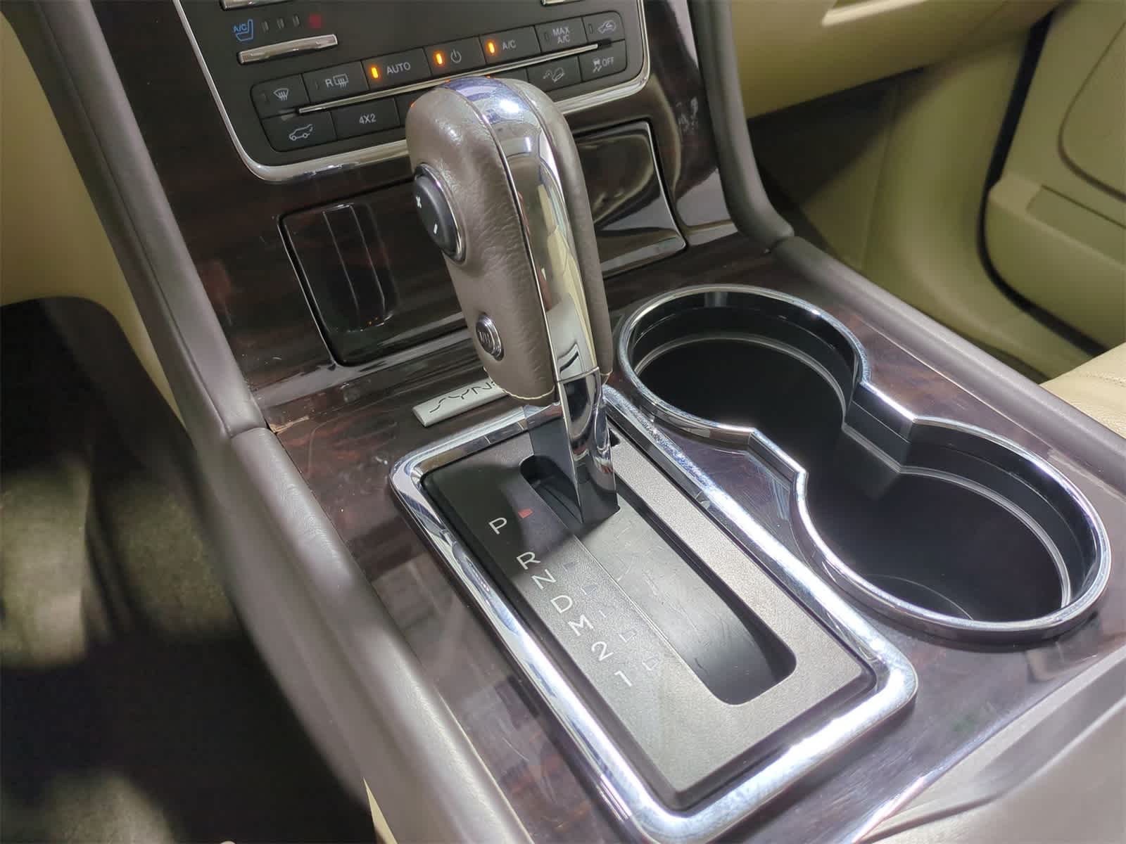 Thumbnail: 2017 Lincoln Navigator - 33