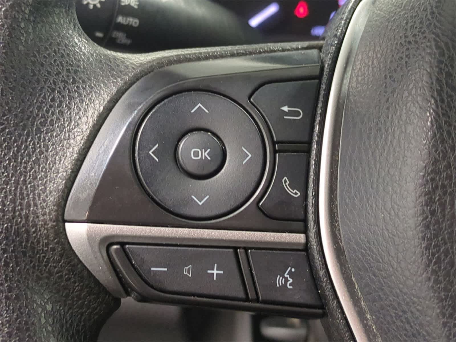 Thumbnail: 2021 Toyota Camry - 22