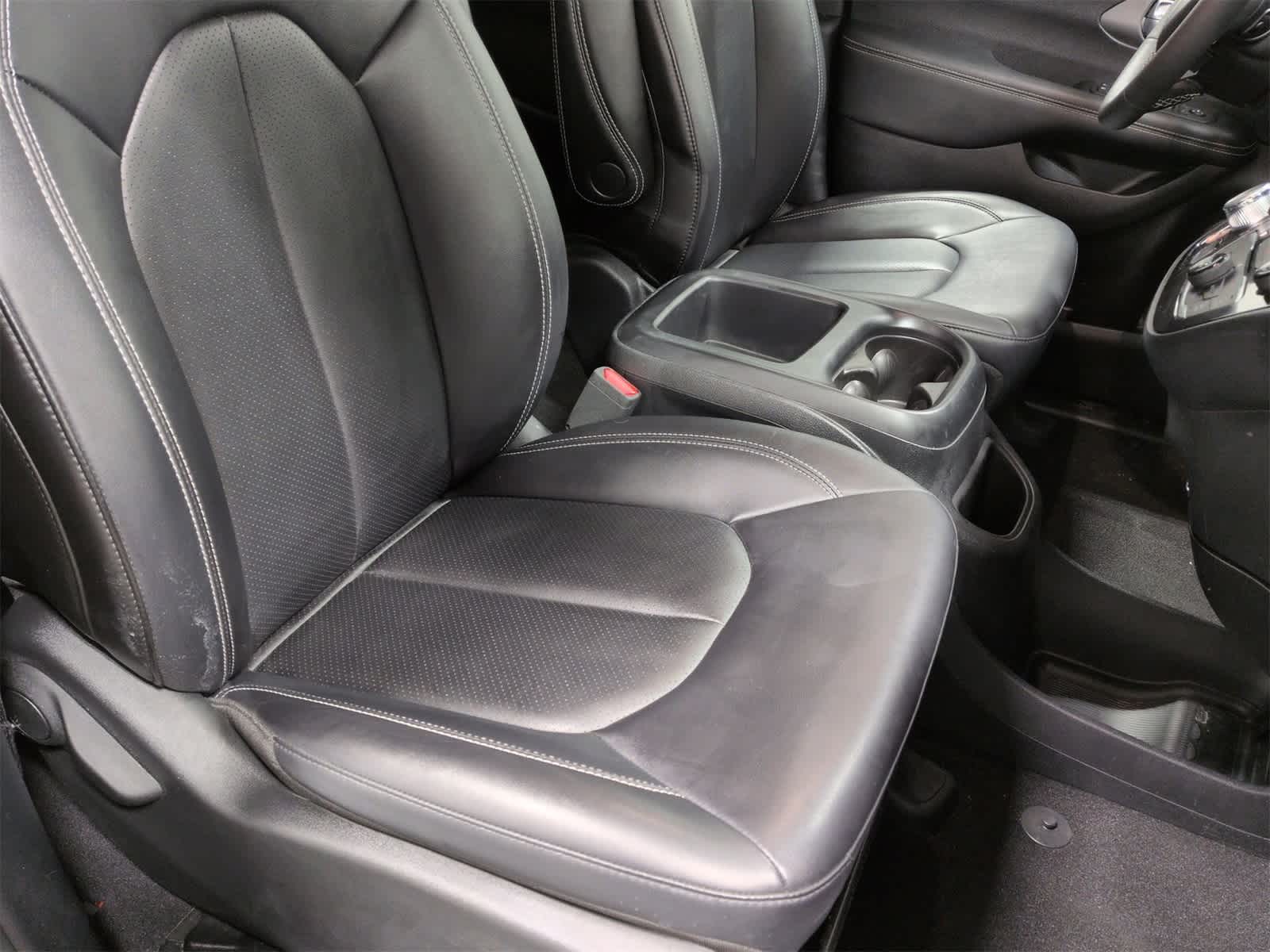 Thumbnail: 2025 Chrysler Pacifica - 22