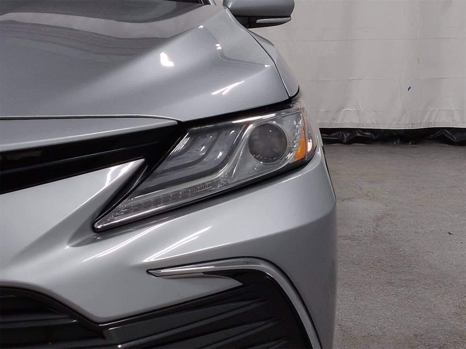 Thumbnail: 2022 Toyota Camry - 11