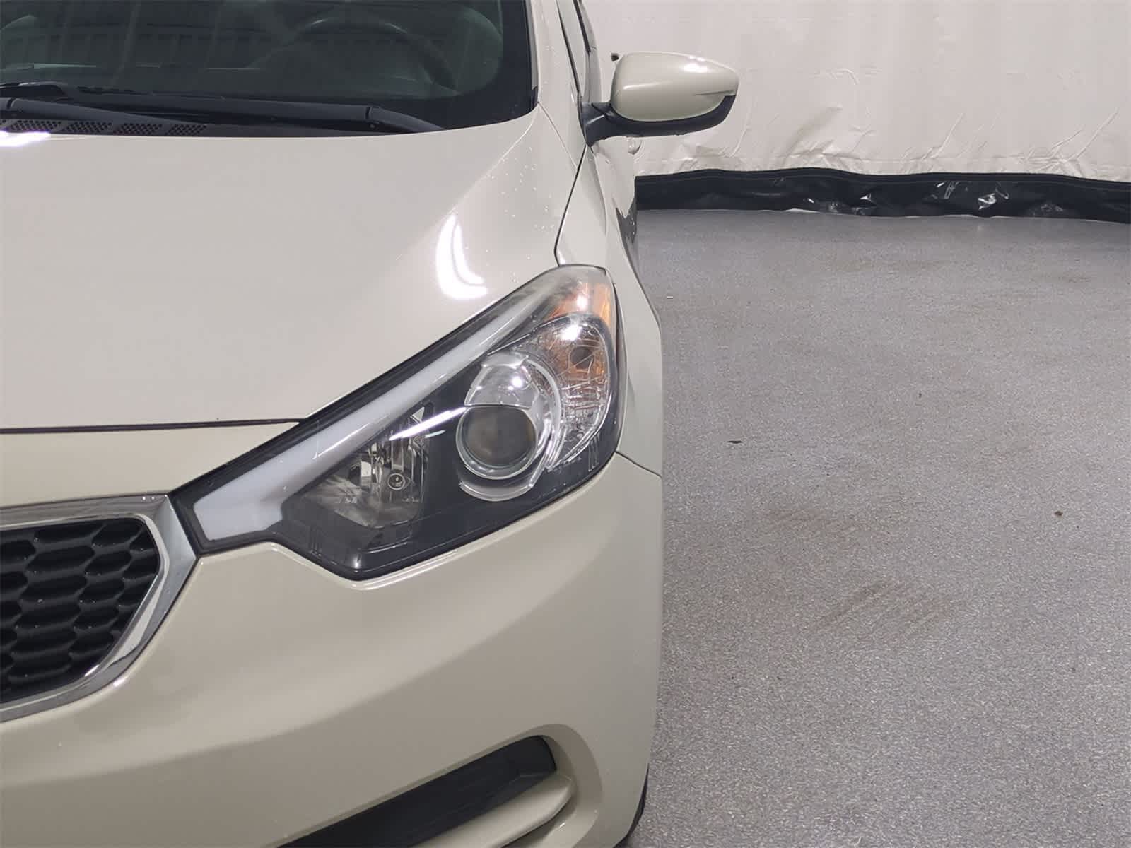 Thumbnail: 2015 Kia Forte - 11