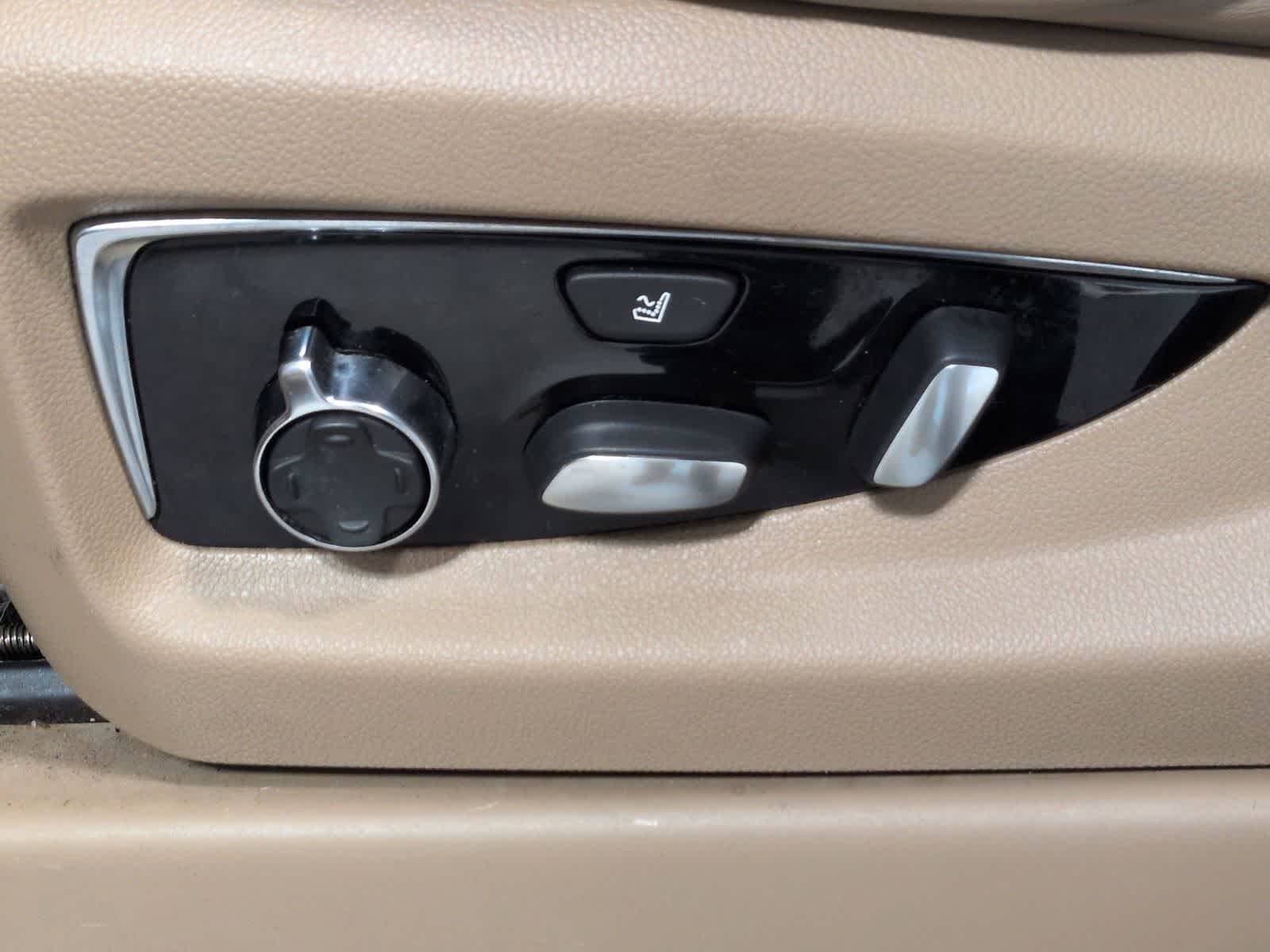 Thumbnail: 2019 Cadillac Escalade - 24