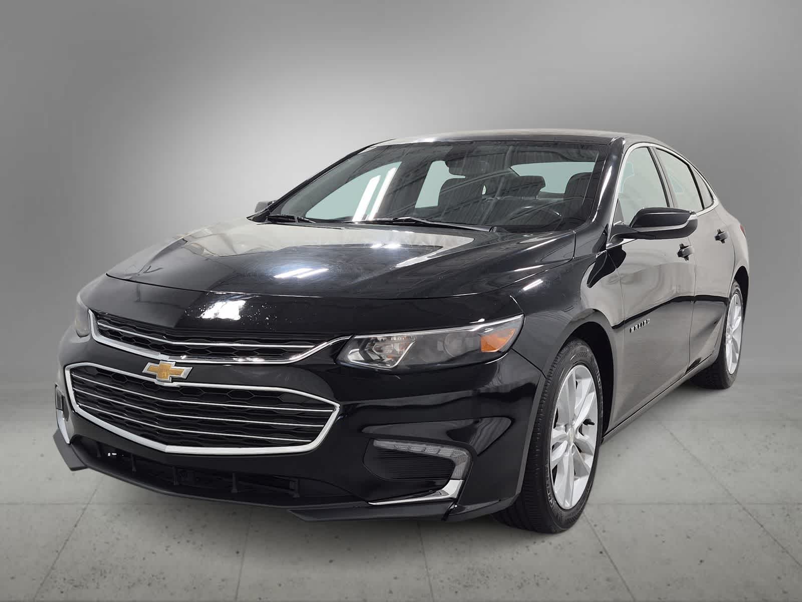 Thumbnail: 2018 Chevrolet Malibu - 4