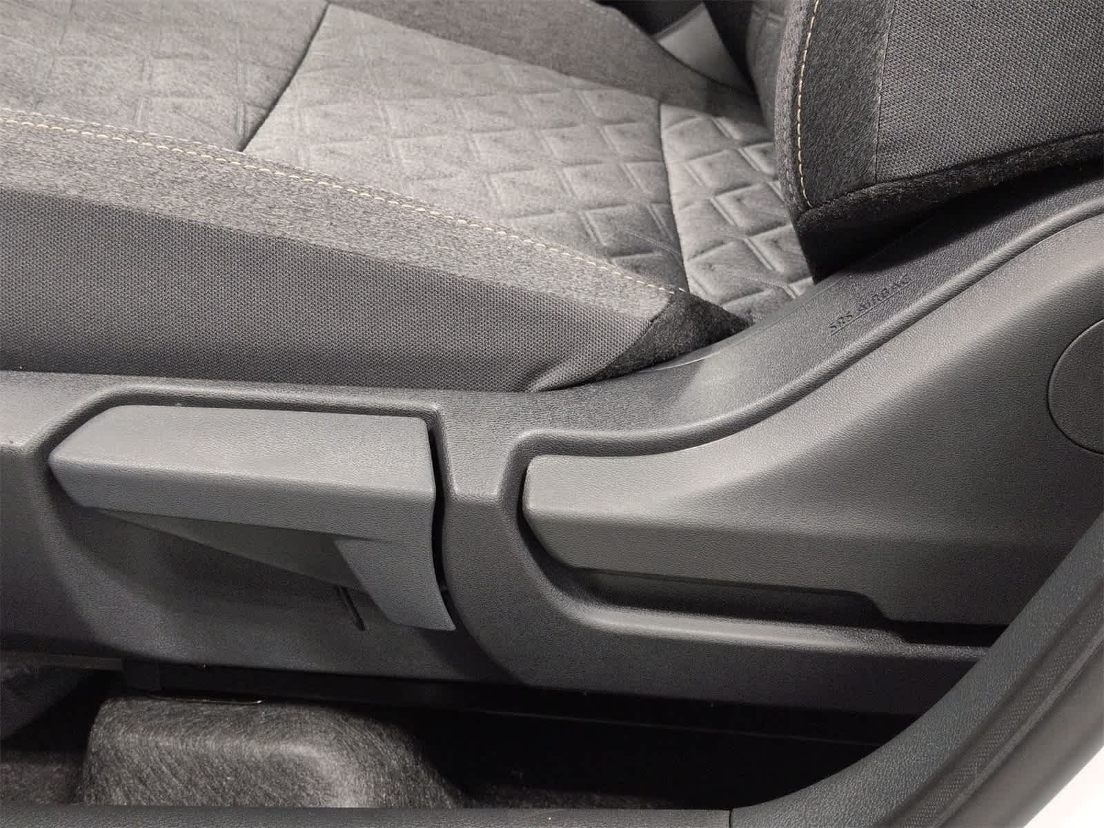 Thumbnail: 2026 Nissan Kicks - 18