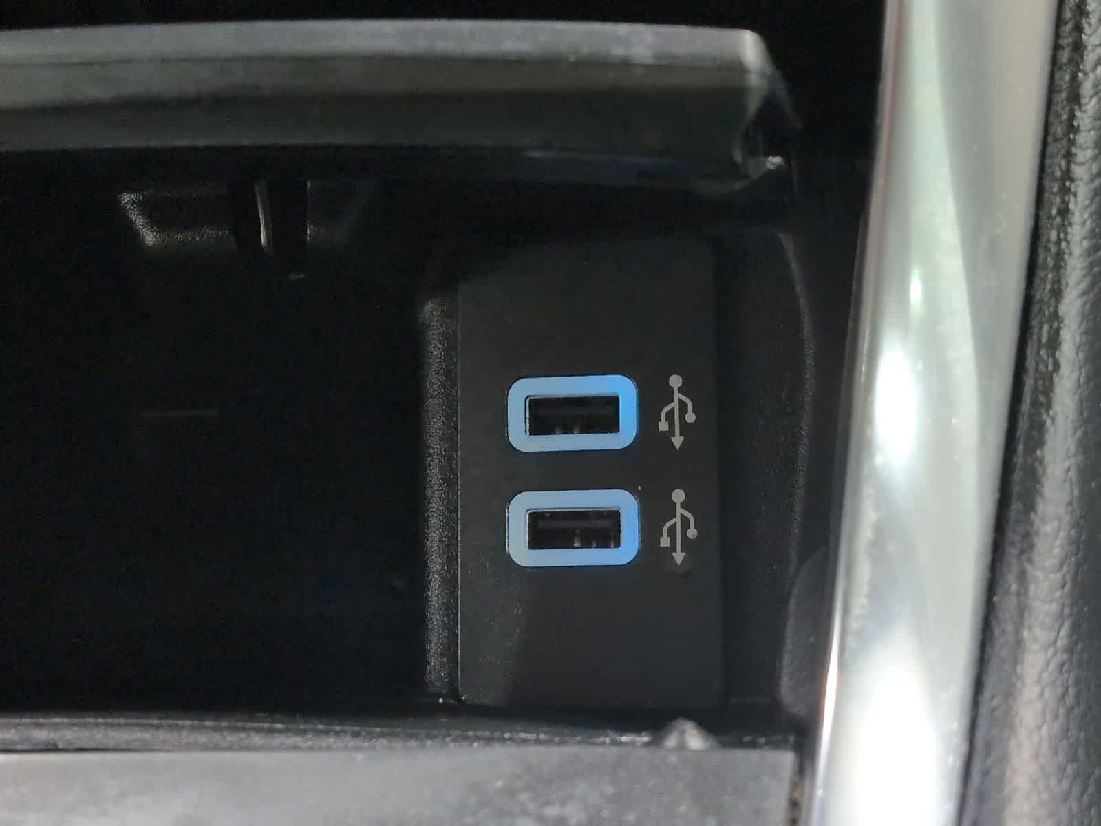 Thumbnail: 2017 Ford Edge - 32