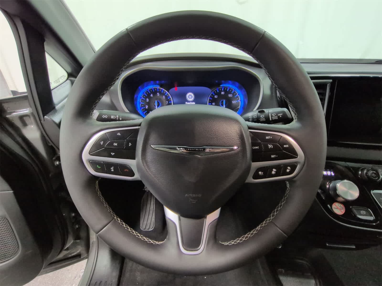 Thumbnail: 2025 Chrysler Pacifica - 23