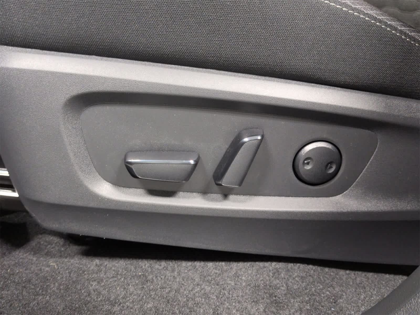 Thumbnail: 2025 Nissan Pathfinder - 18