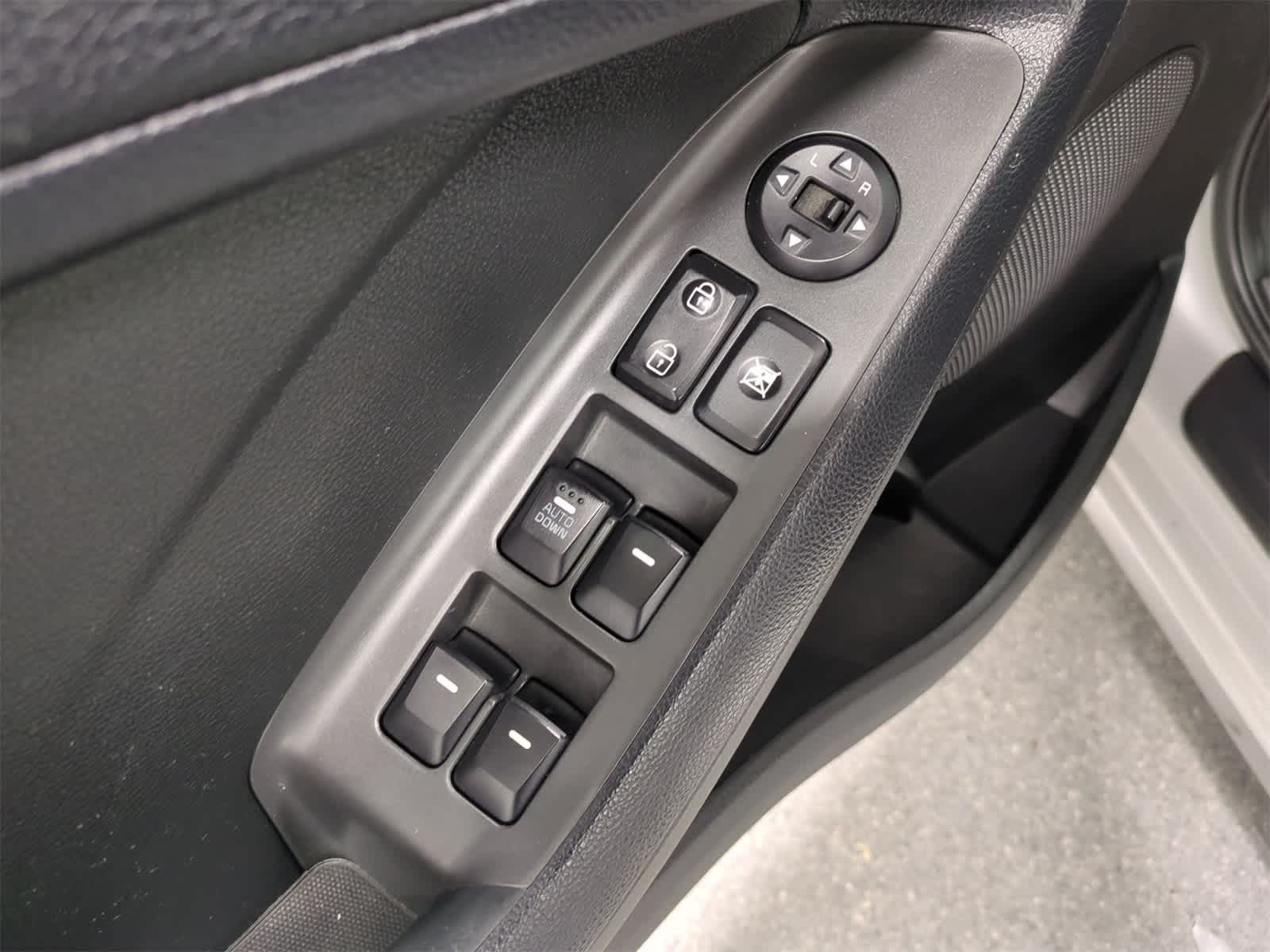 Thumbnail: 2018 Kia Forte - 17