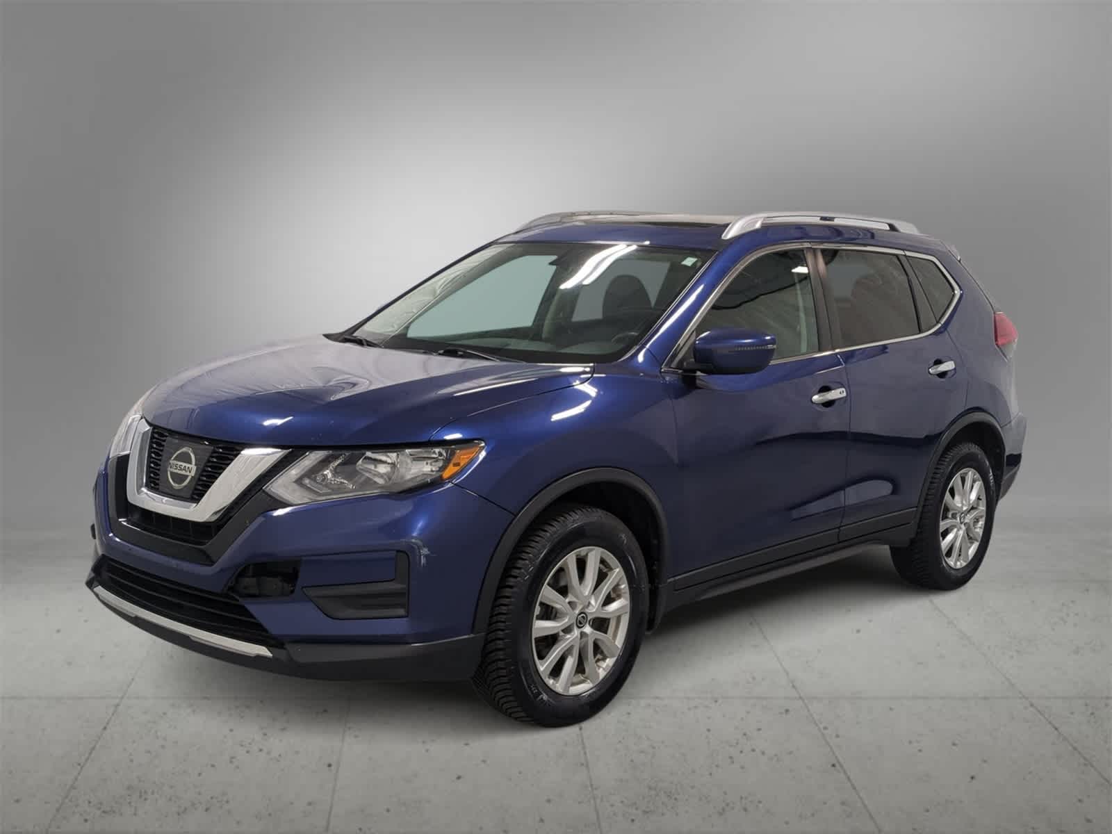 Thumbnail: 2017 Nissan Rogue - 4