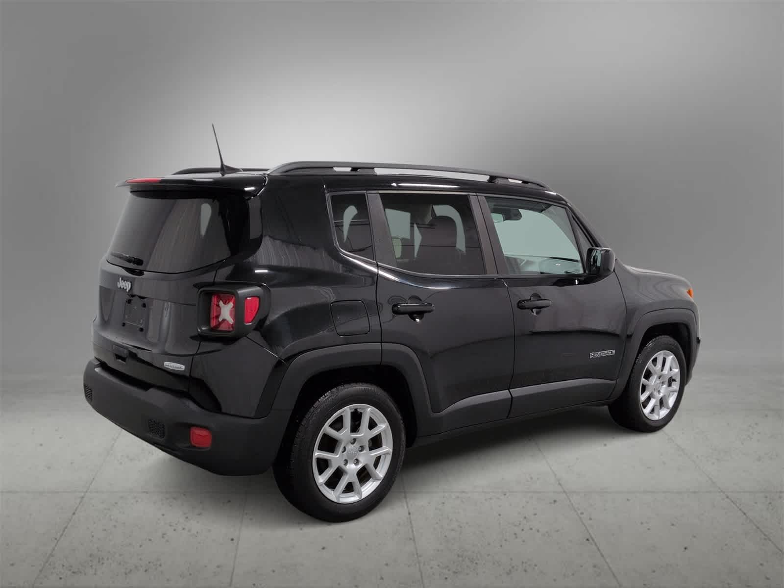 Thumbnail: 2019 Jeep Renegade - 8