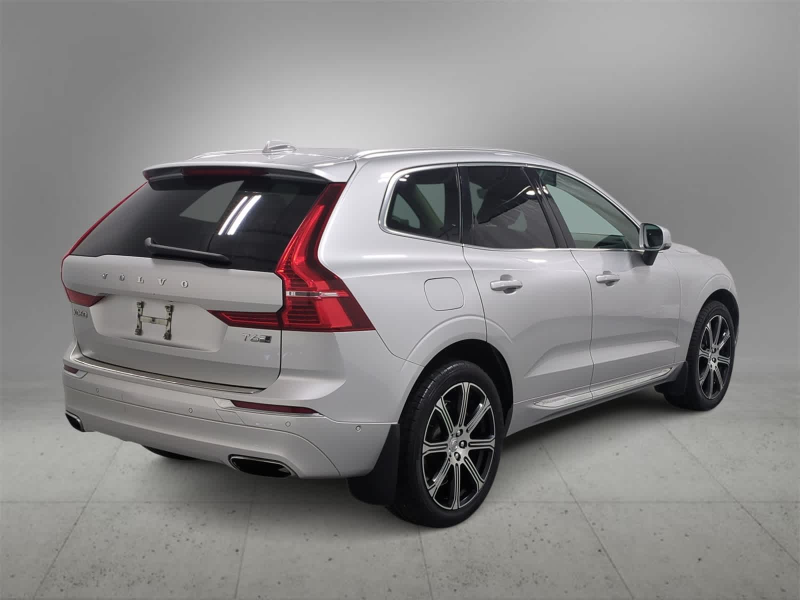 Thumbnail: 2018 Volvo XC60 - 8