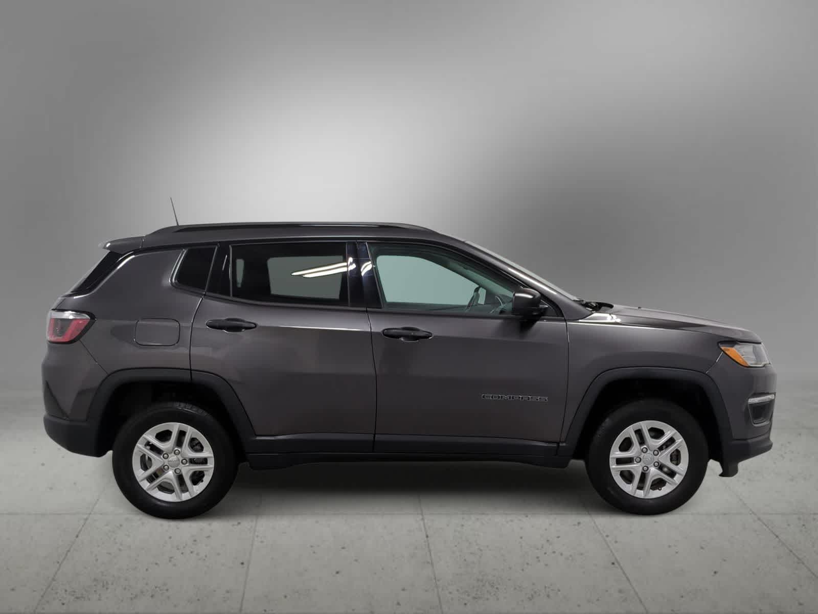 Thumbnail: 2018 Jeep Compass - 9