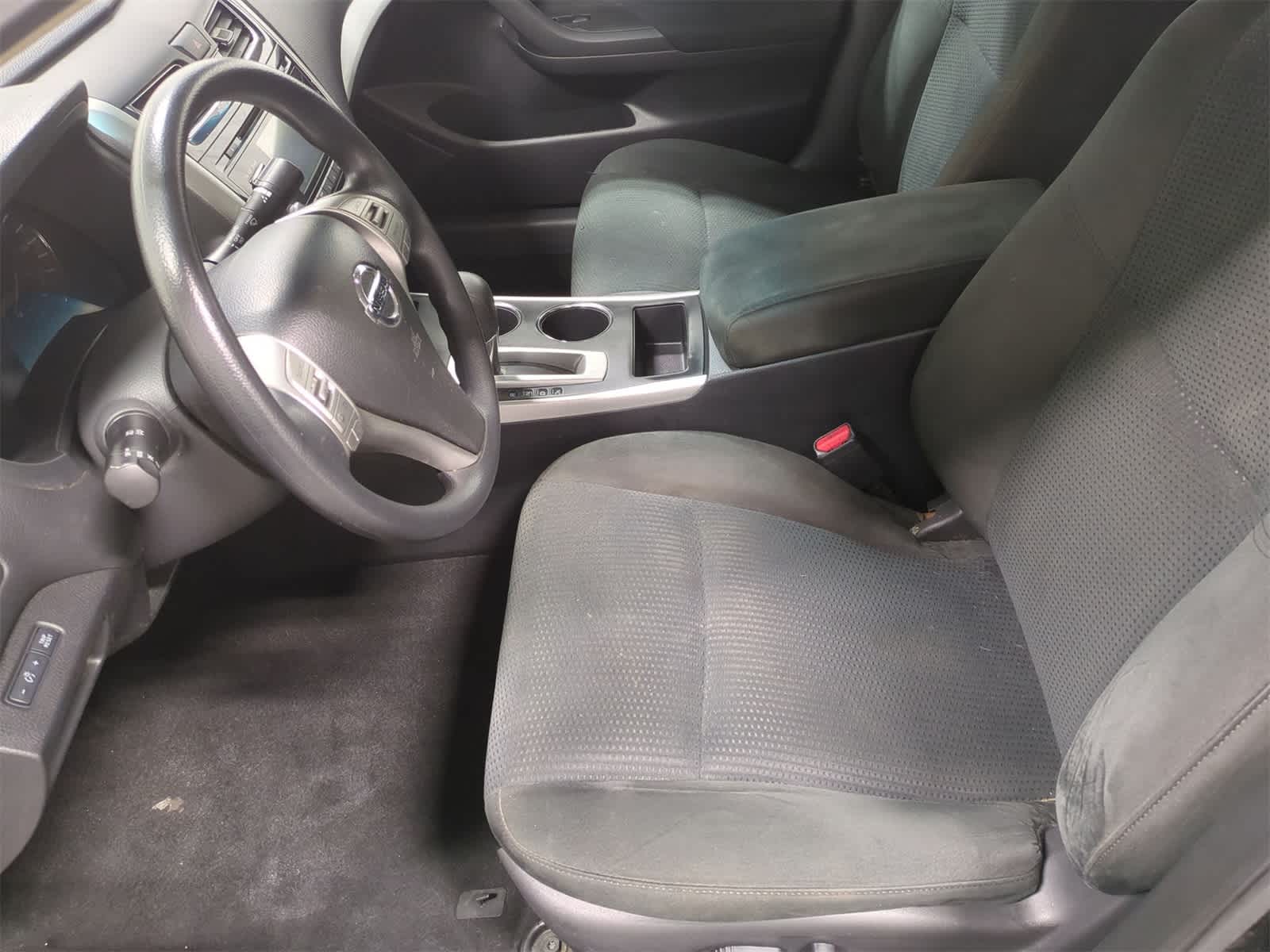 Thumbnail: 2015 Nissan Altima - 17