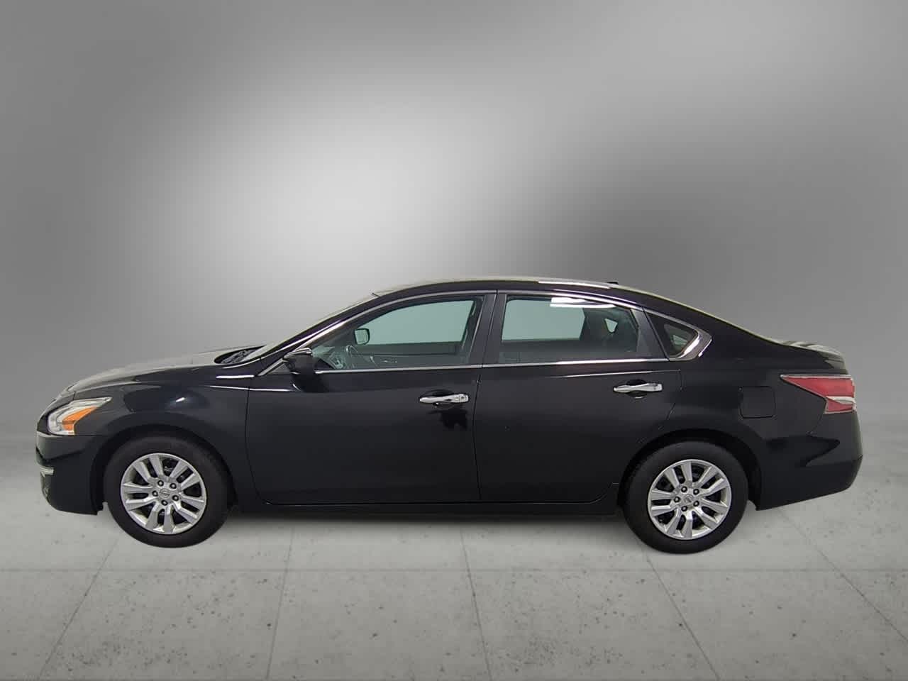 Thumbnail: 2015 Nissan Altima - 5
