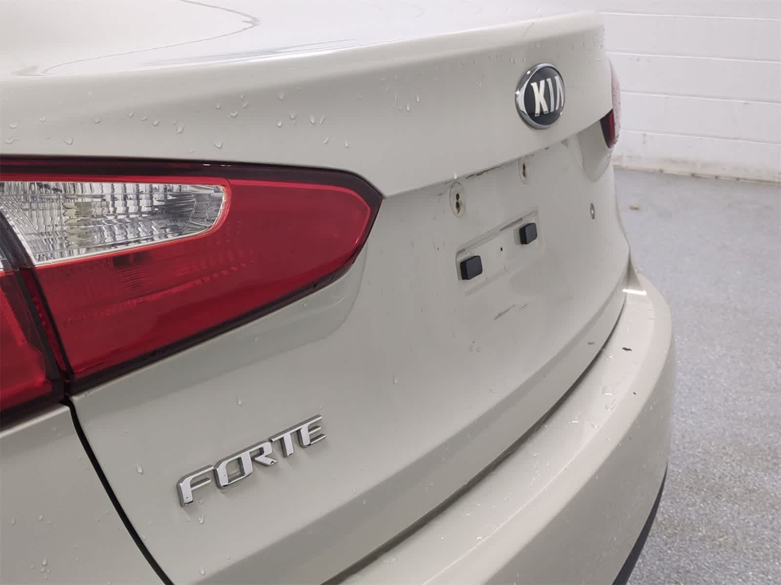 Thumbnail: 2015 Kia Forte - 13