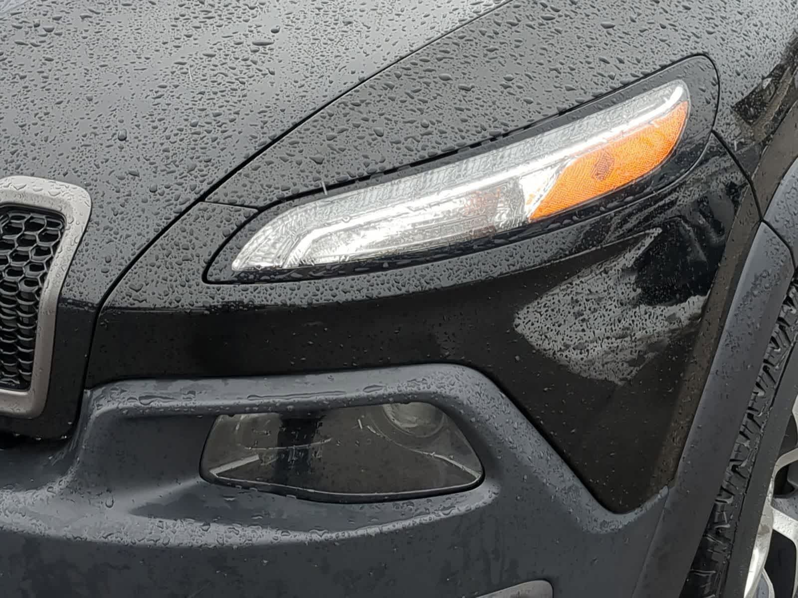 Thumbnail: 2018 Jeep Cherokee - 15