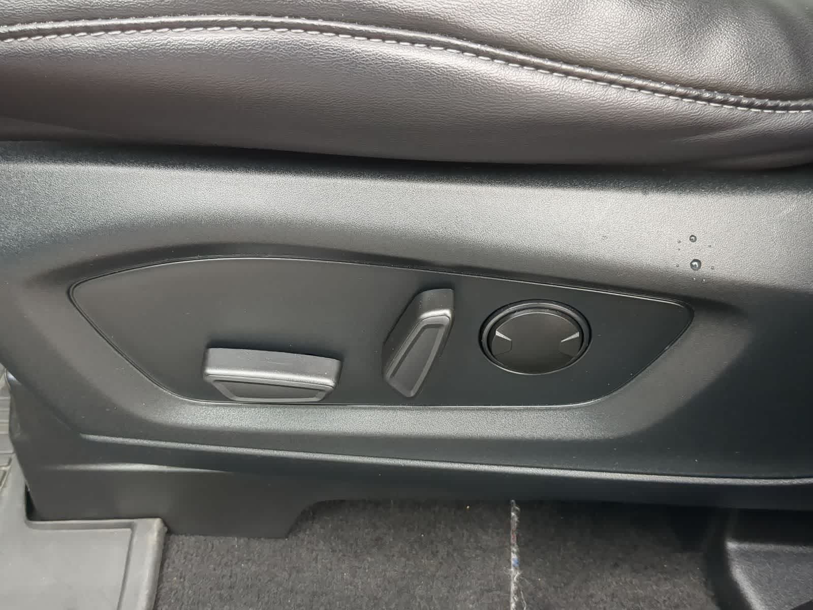 Thumbnail: 2022 Ford Explorer - 23