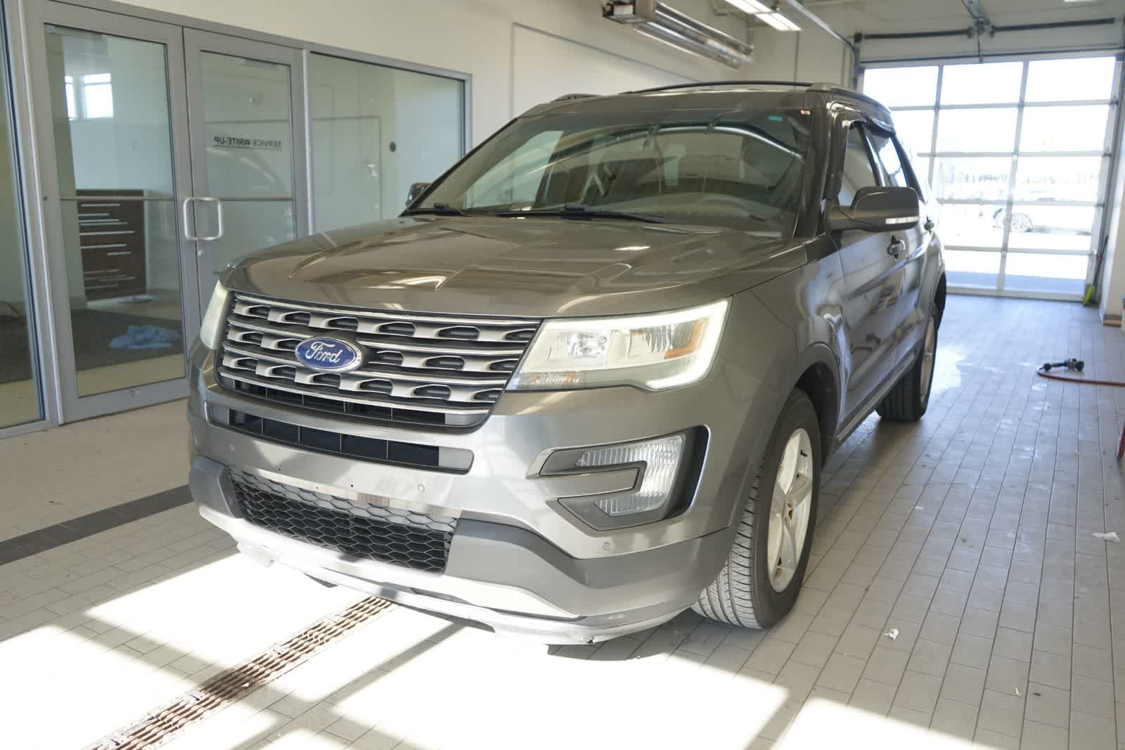 Thumbnail: 2016 Ford Explorer - 1
