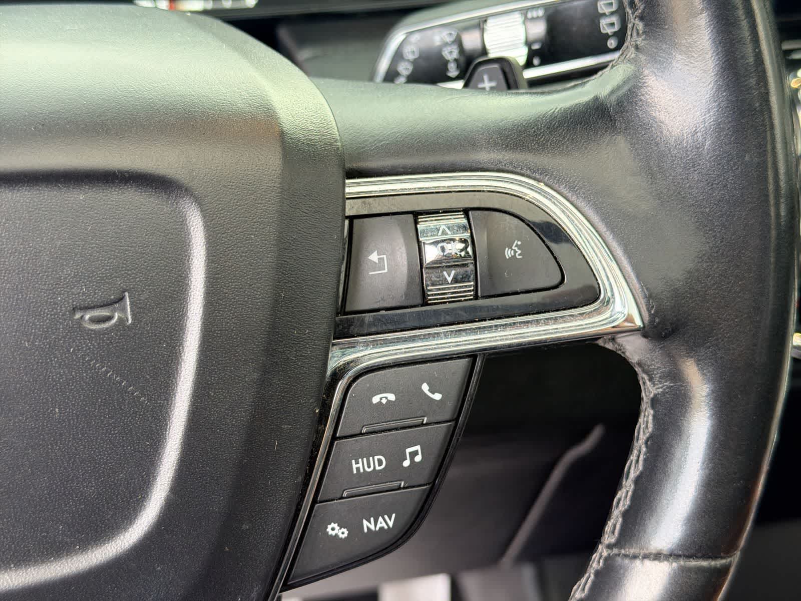 Thumbnail: 2019 Lincoln Navigator L - 30